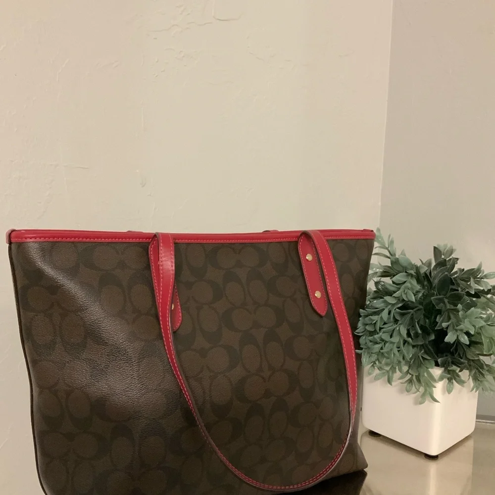 Coach Signature City Zip Tote - Brown True Red